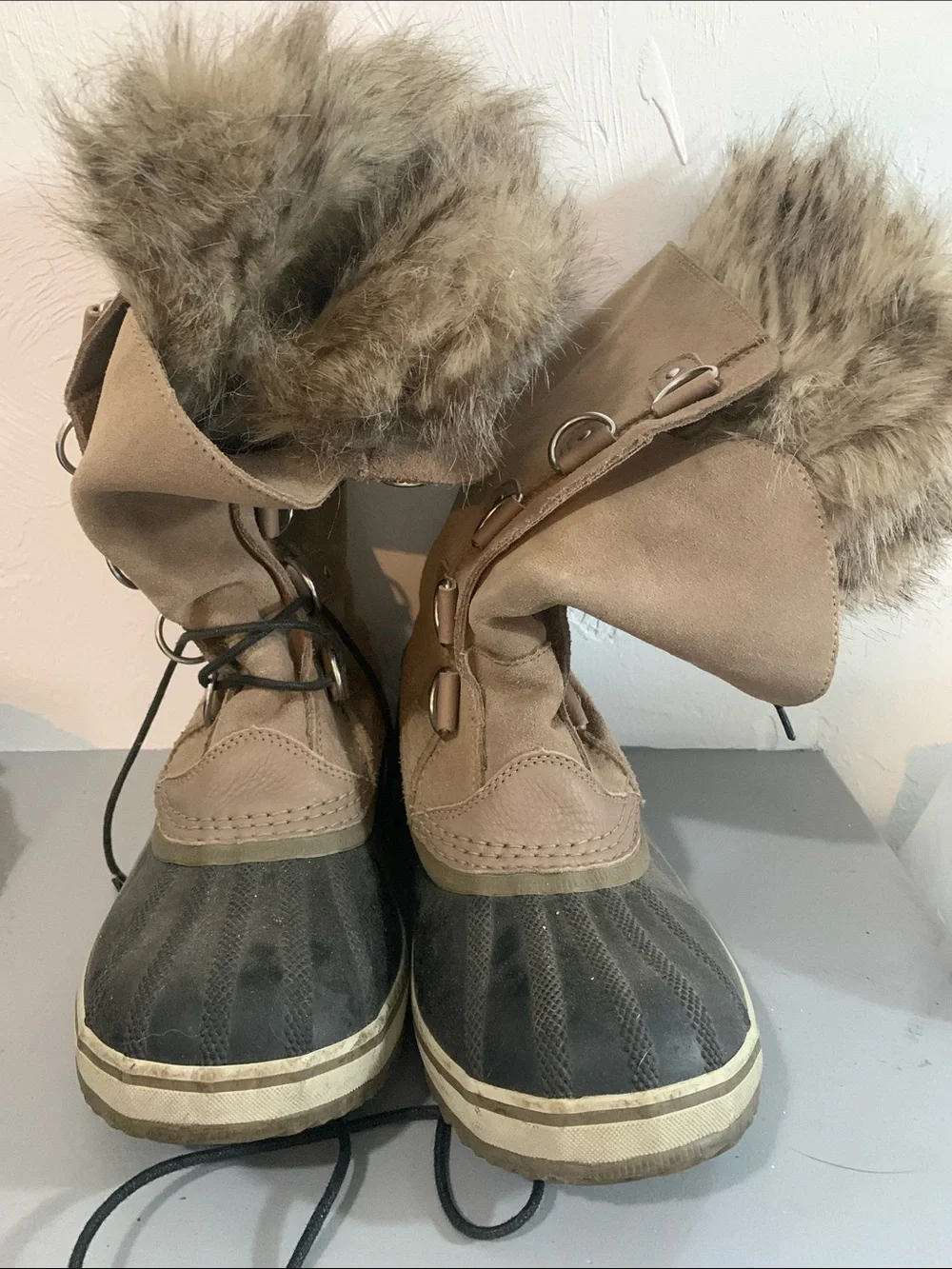 SOREL Women's Tan Winter Snow Boots with Faux Fur